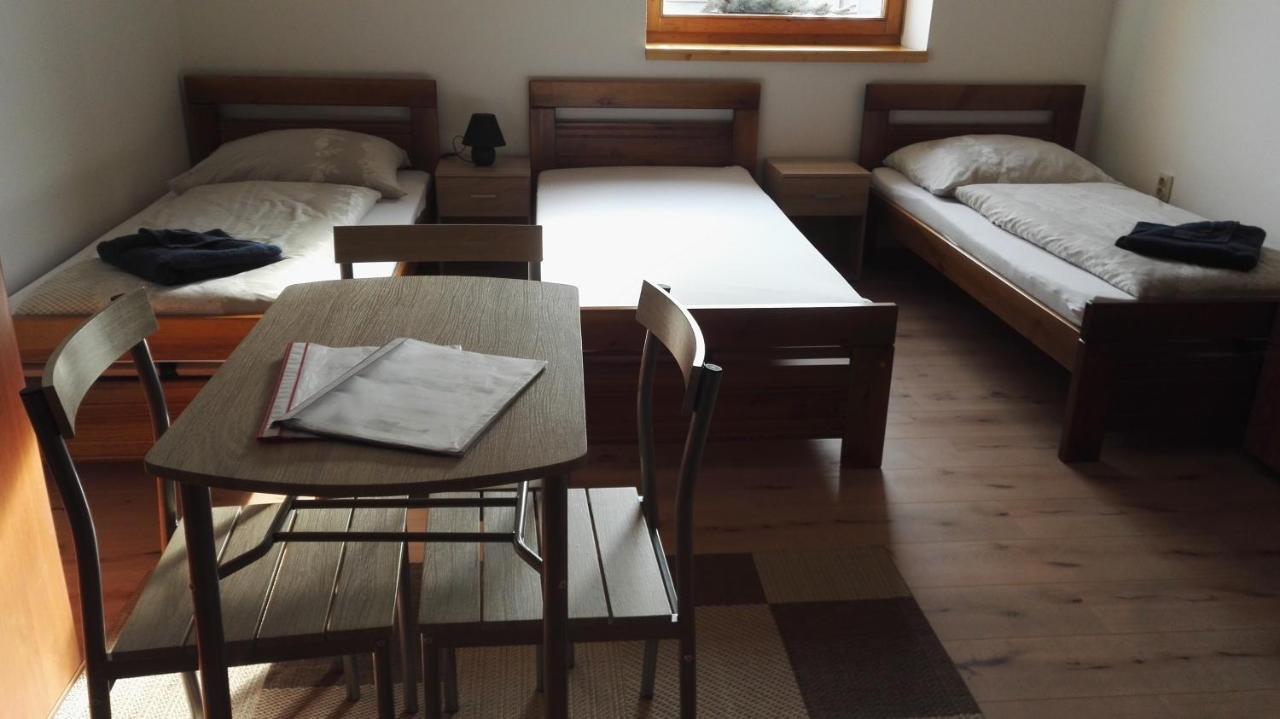 Ubytovani V Soukromi Opolany U Podebrad Buitenkant foto
