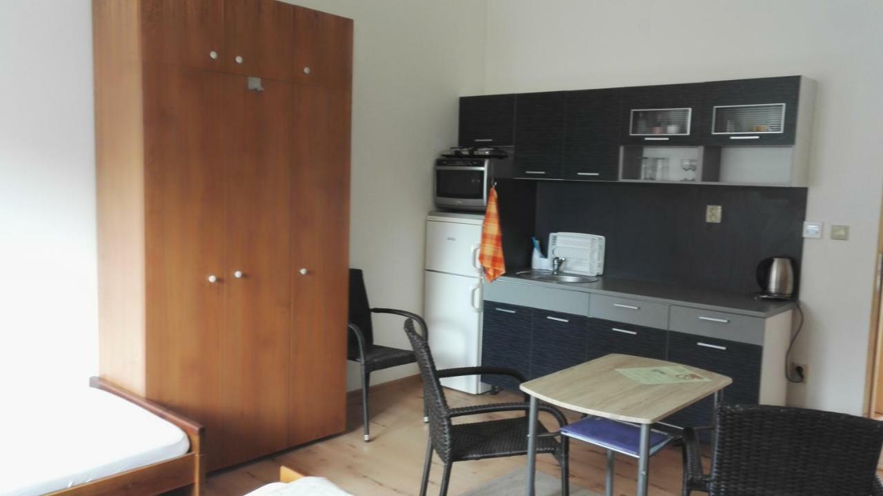 Ubytovani V Soukromi Opolany U Podebrad Buitenkant foto
