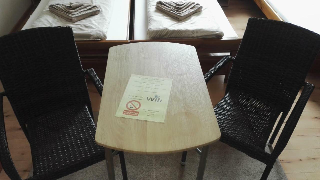 Ubytovani V Soukromi Opolany U Podebrad Buitenkant foto