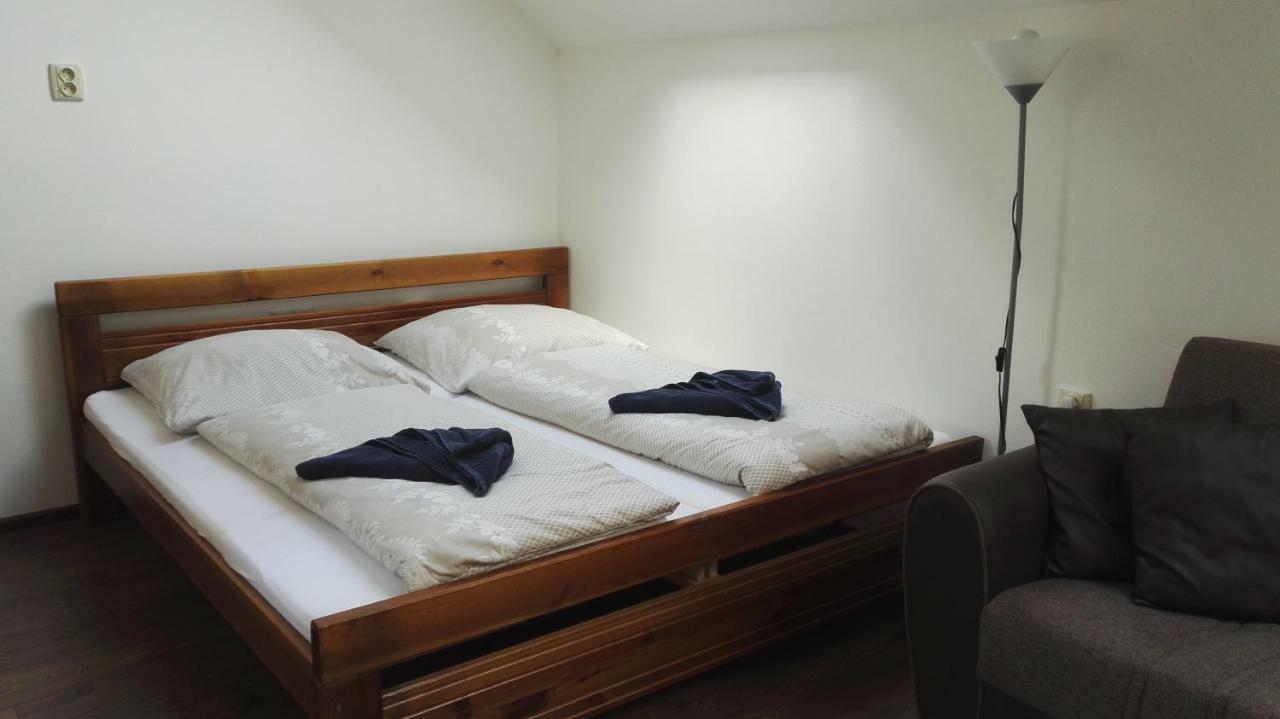 Ubytovani V Soukromi Opolany U Podebrad Buitenkant foto