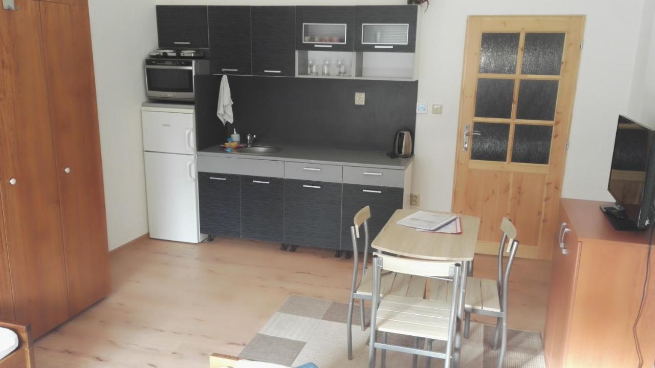 Ubytovani V Soukromi Opolany U Podebrad Buitenkant foto